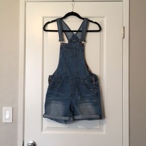 C’est toi overall shorts